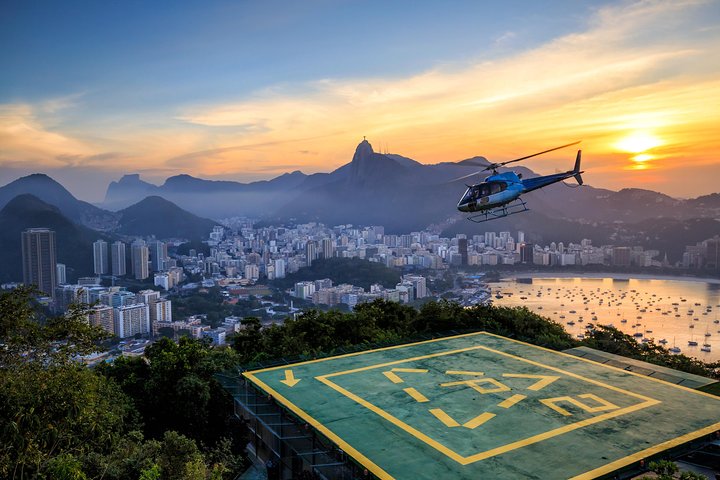 Exclusive Helicopter Flight (2 passengers)- Sugar Loaf and Christ the Redeemer