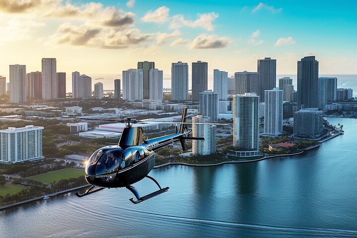 Paseo en helicóptero de 30 minutos en Miami para 3 pasajeros