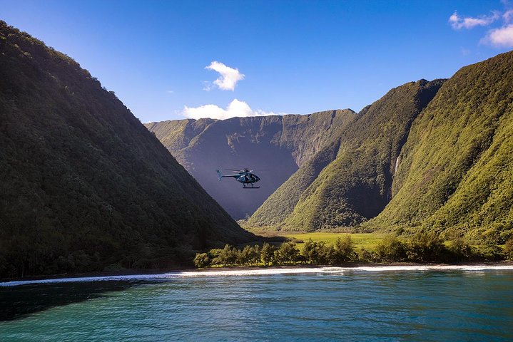 Tour in elicottero delle Hawaii Doors-Off delle valli e delle cascate di Kohala da Waimea