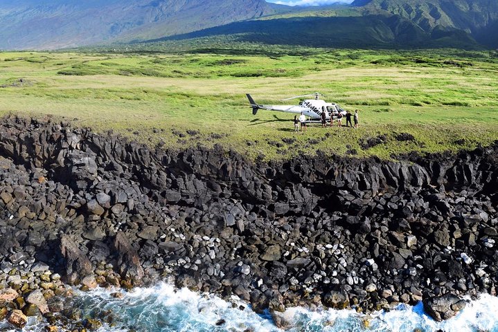 Recorrido en helicóptero a Hana y Haleakala en Maui con aterrizaje en el acantilado