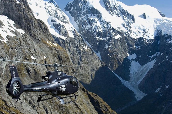 Milford Sound et la tournée en hélicoptère des Glaciers, y compris l&rsquo;atterrissage de Queenstown