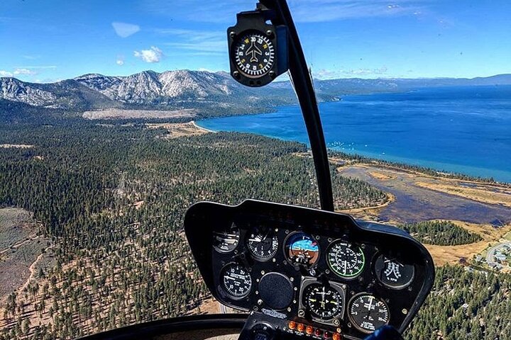Tour en helicóptero por Emerald Bay por el lago Tahoe