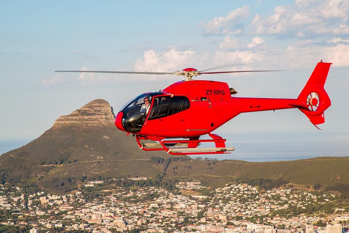 Tour privato in elicottero di Città del Capo, degustazione di vini e pranzo al sacco