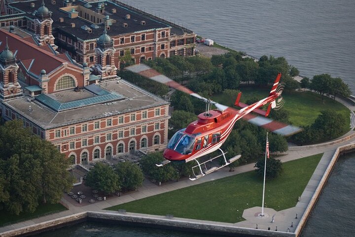 NYC Freiheitsstatue und Ellis Island Helicopter Tour