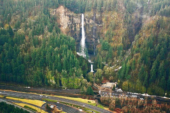 Private Air Tour of Multnomah Falls for 3