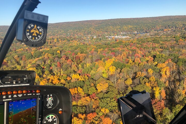 Tour privado en helicóptero por el follaje de otoño del valle Hudson de la pareja desde Westchester