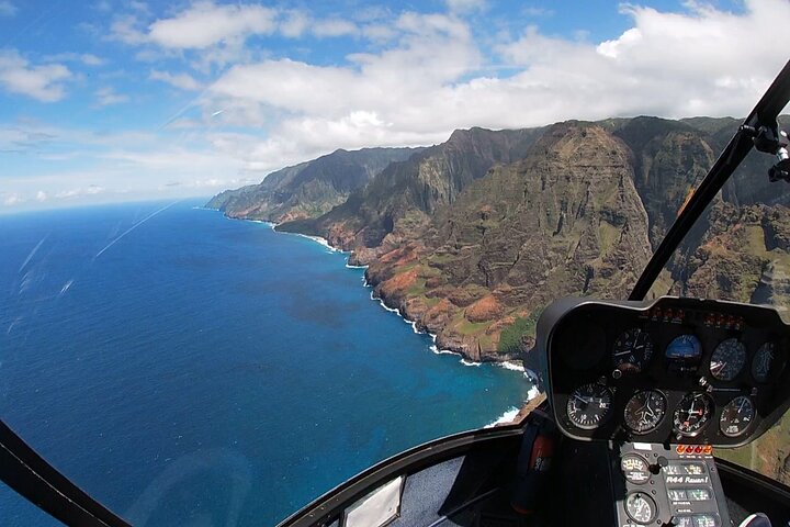 &#8220;PRIVATE&#8221; Kauai Helicopter Tours with &#8220;NO MIDDLE SEATS&#8221;