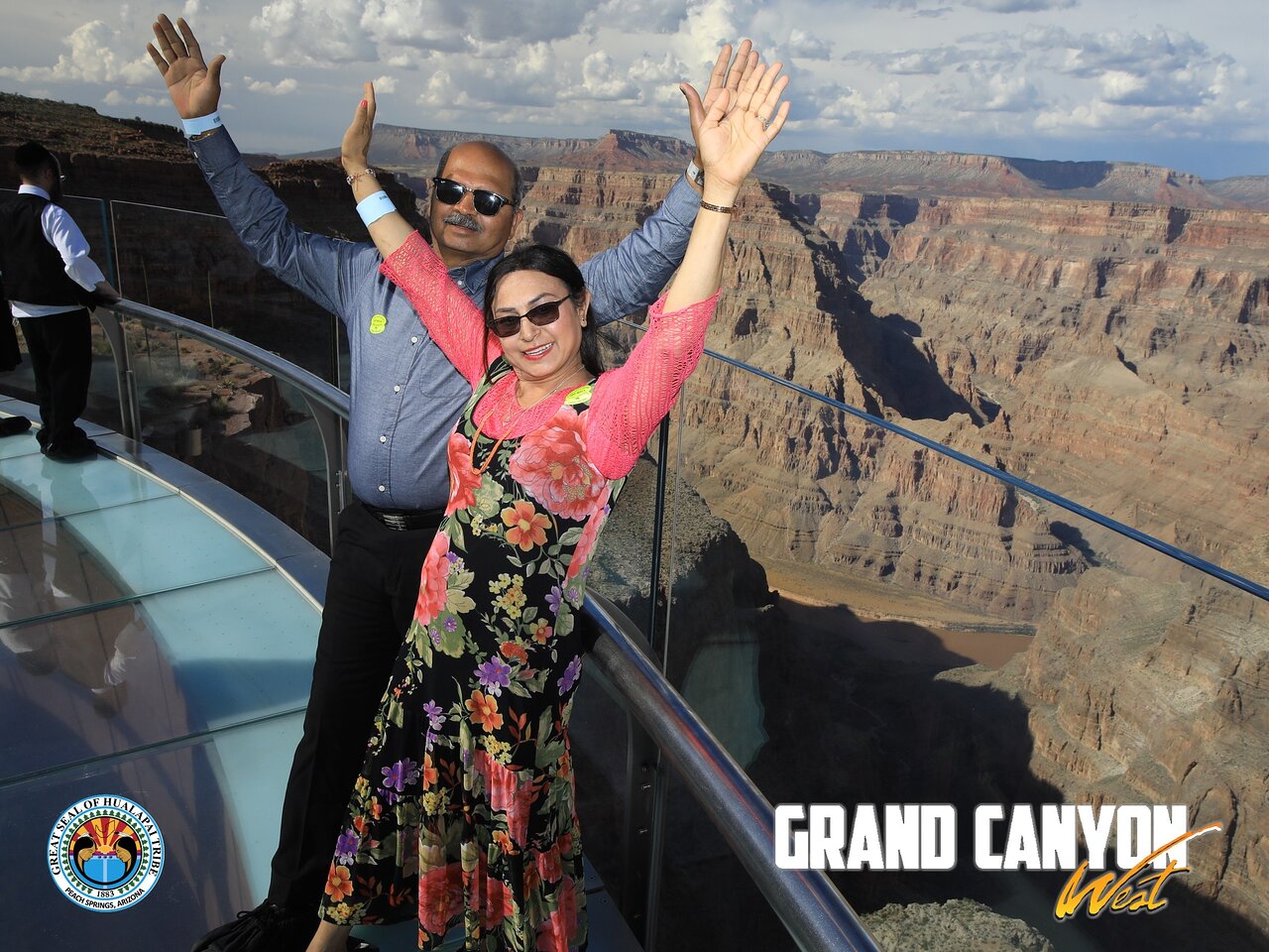Le meilleur du plateau ouest : visite aérienne du Grand Canyon avec possibilité de survol en hélicoptère, promenade en bateau et accès à la passerelle Skywalk