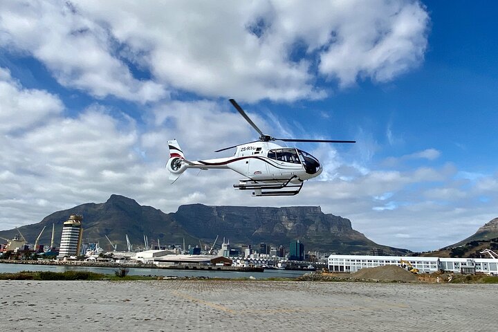 Panorama-Hubschrauberrundflug über zwei Ozeane ab Kapstadt