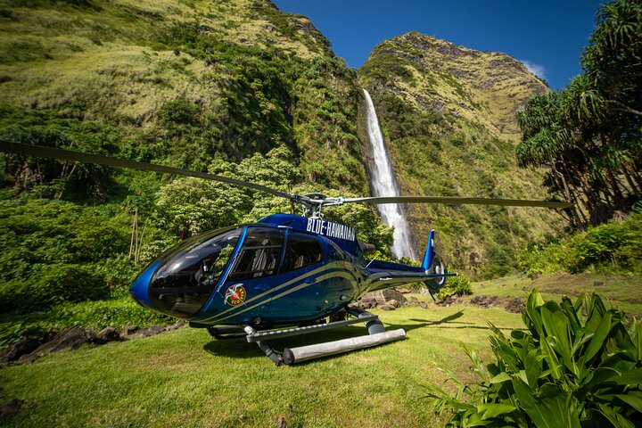 Kohala Waterfalls with Exclusive Landing Helicopter Tour